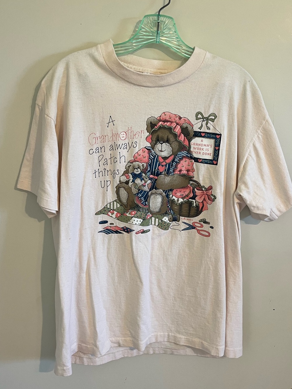 Women’s “grandmother” teddy appliqué vintage cotton T-shirt size large granny